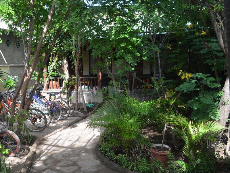 Dua Nina Homestay Gili Trawangan Exterior foto