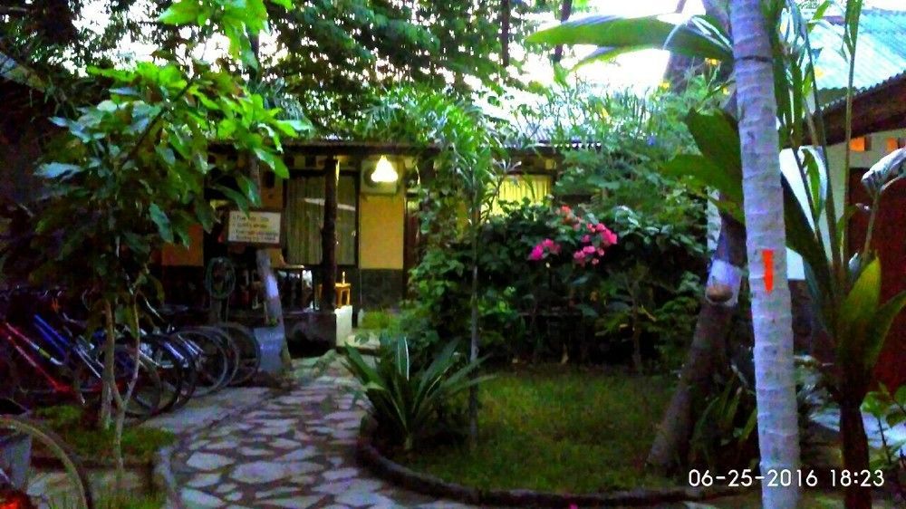 Dua Nina Homestay Gili Trawangan Exterior foto