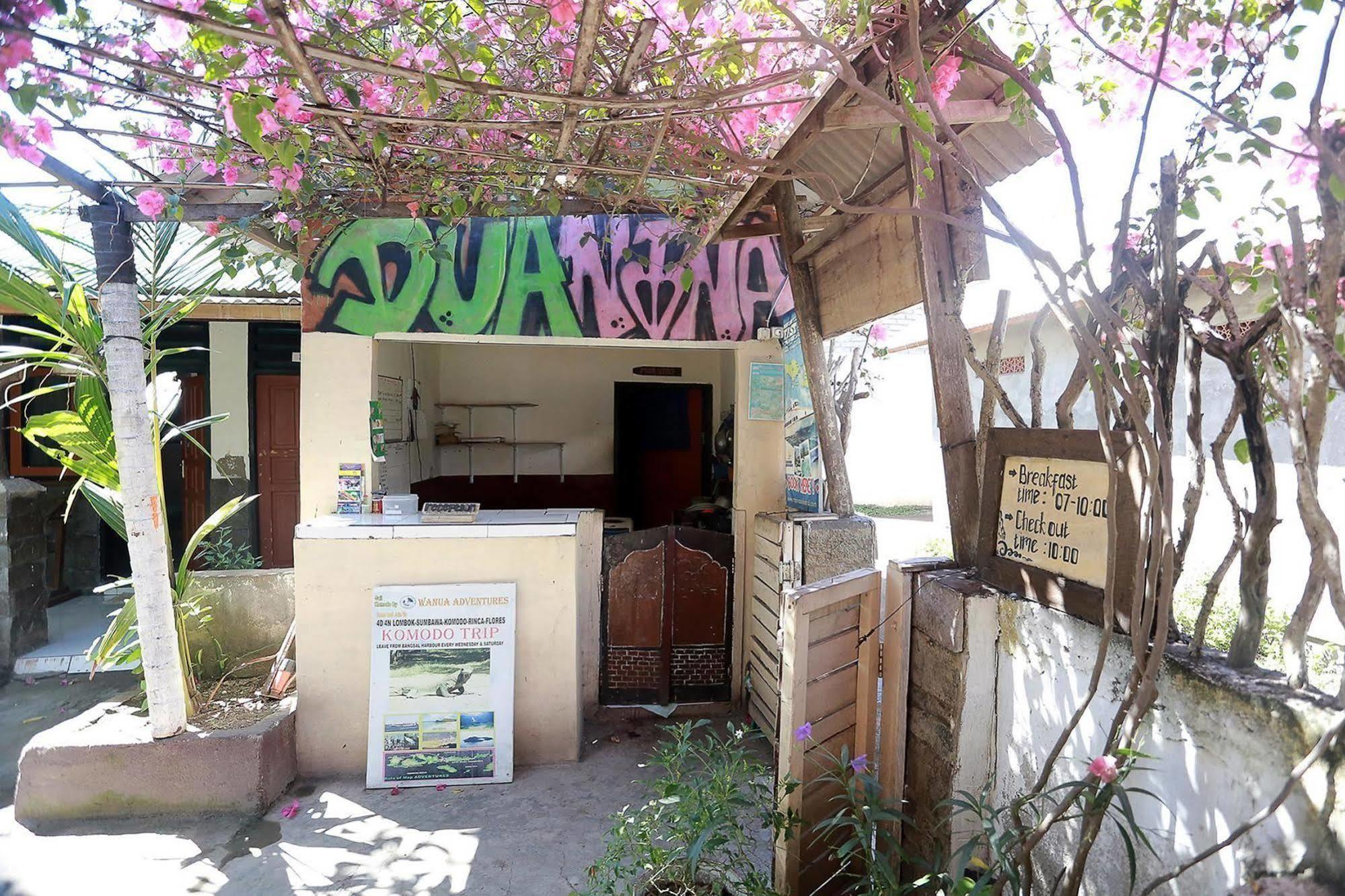 Dua Nina Homestay Gili Trawangan Exterior foto