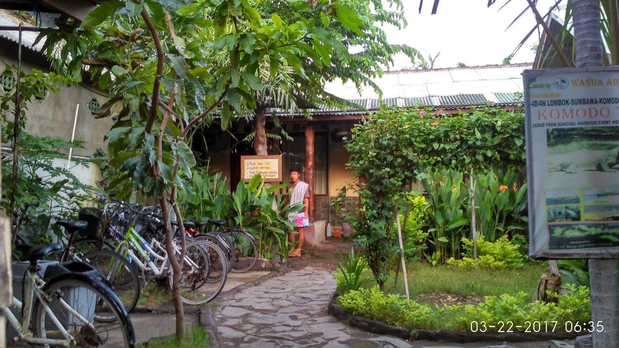 Dua Nina Homestay Gili Trawangan Exterior foto